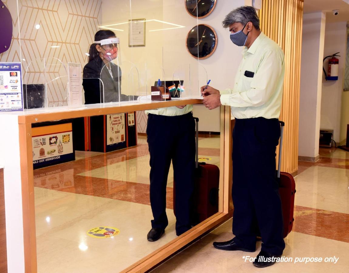 Capital O 10750 Hotel Vivek New Delhi Eksteriør bilde