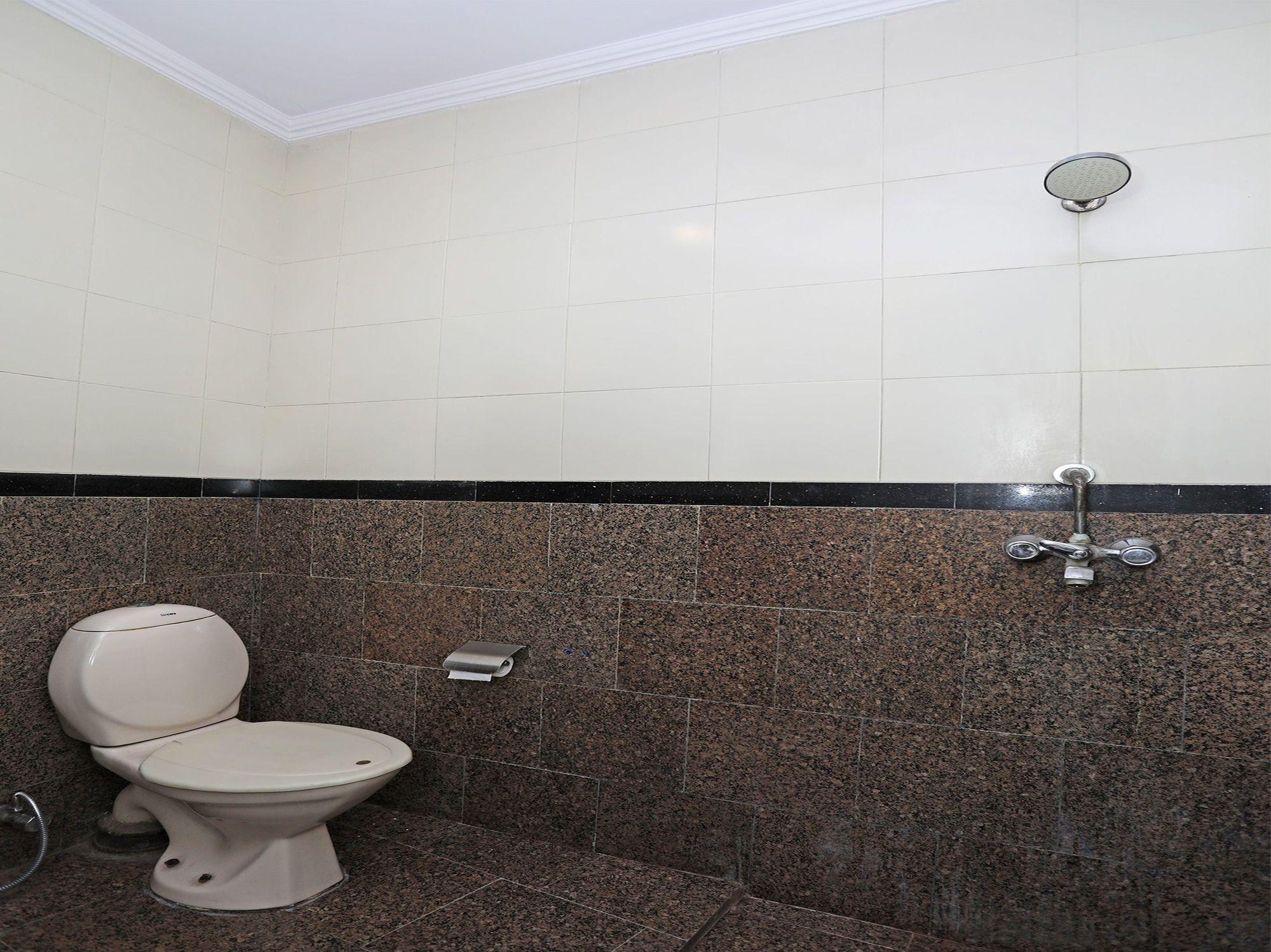 Capital O 10750 Hotel Vivek New Delhi Eksteriør bilde