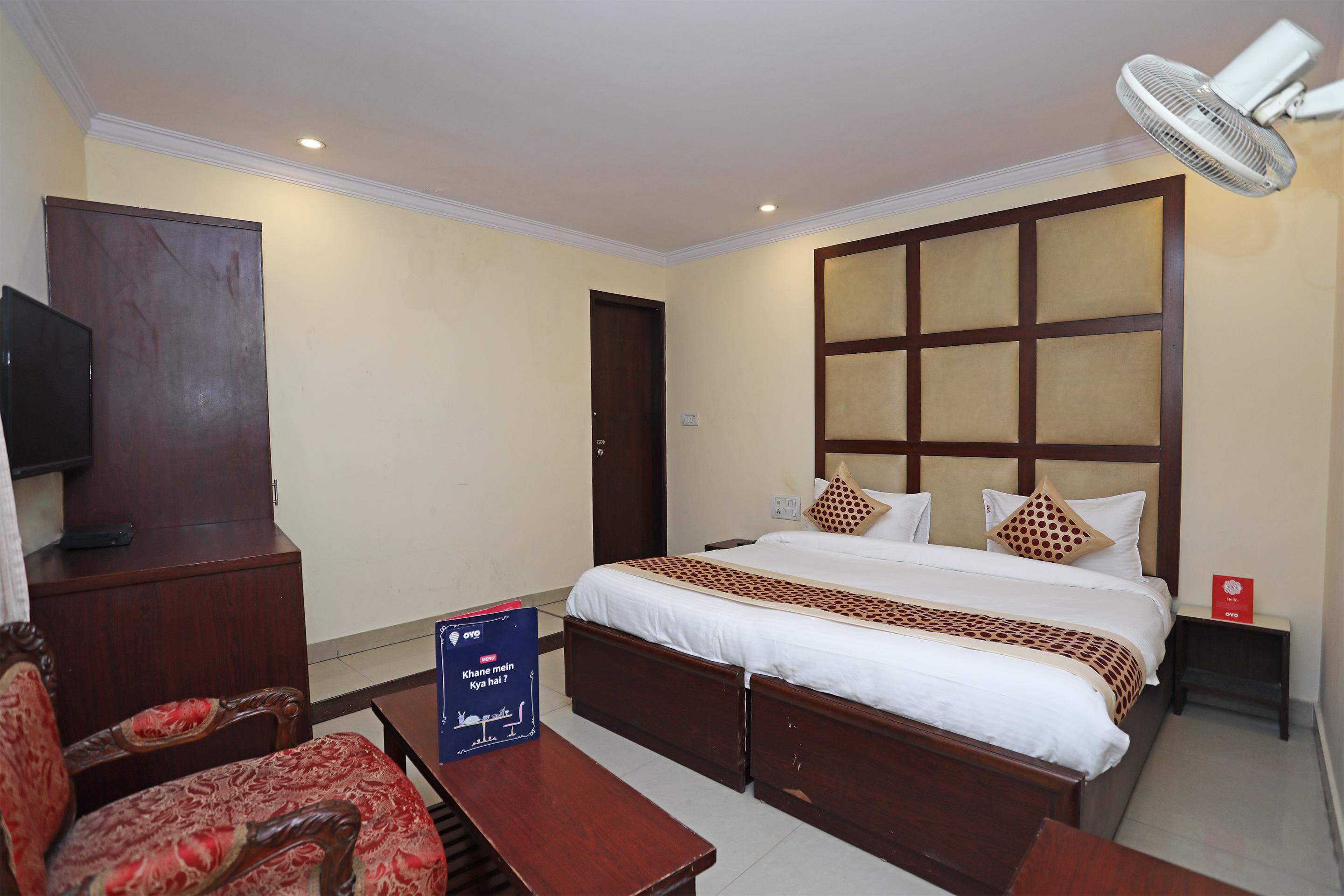 Capital O 10750 Hotel Vivek New Delhi Eksteriør bilde