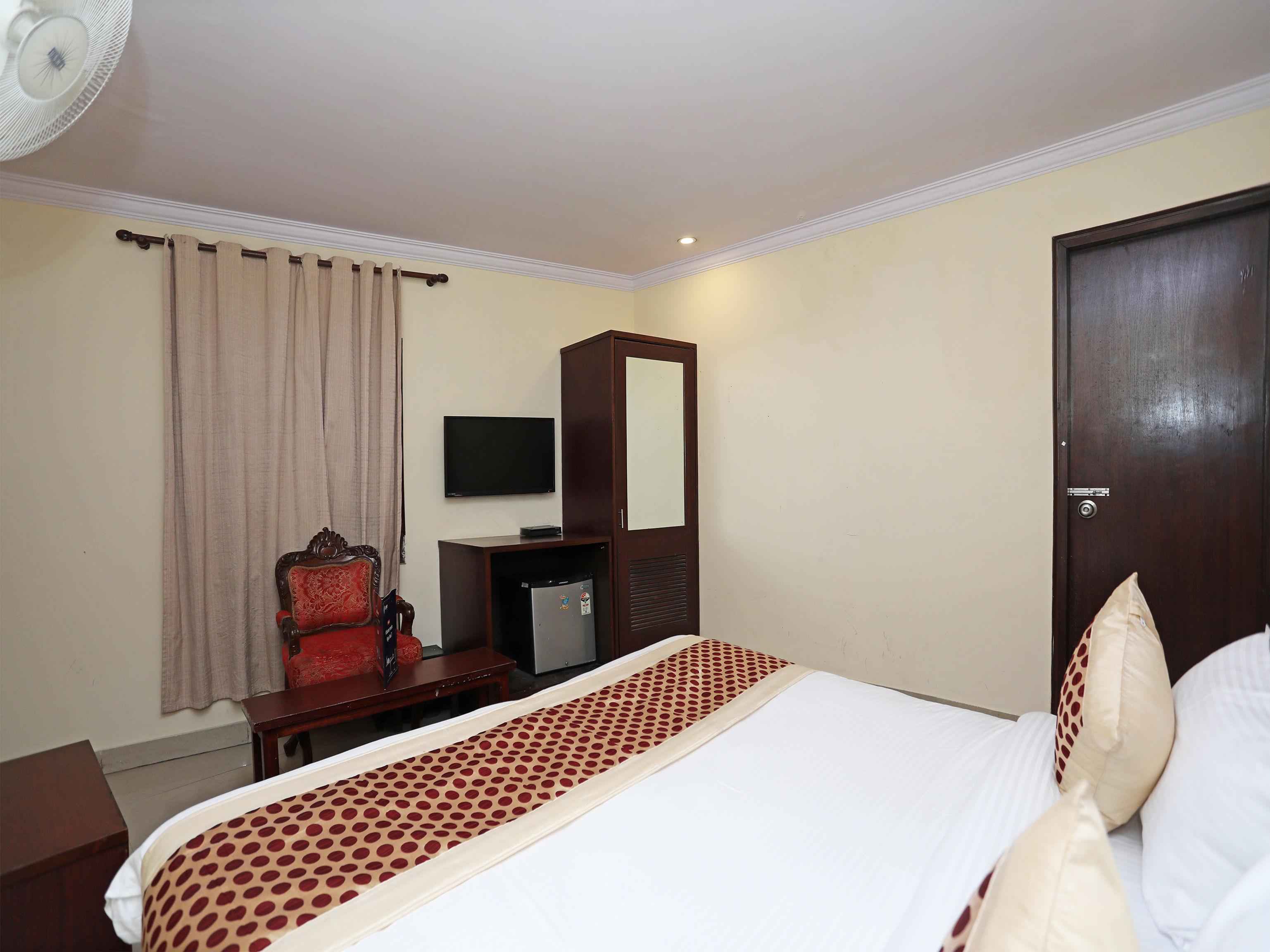 Capital O 10750 Hotel Vivek New Delhi Eksteriør bilde