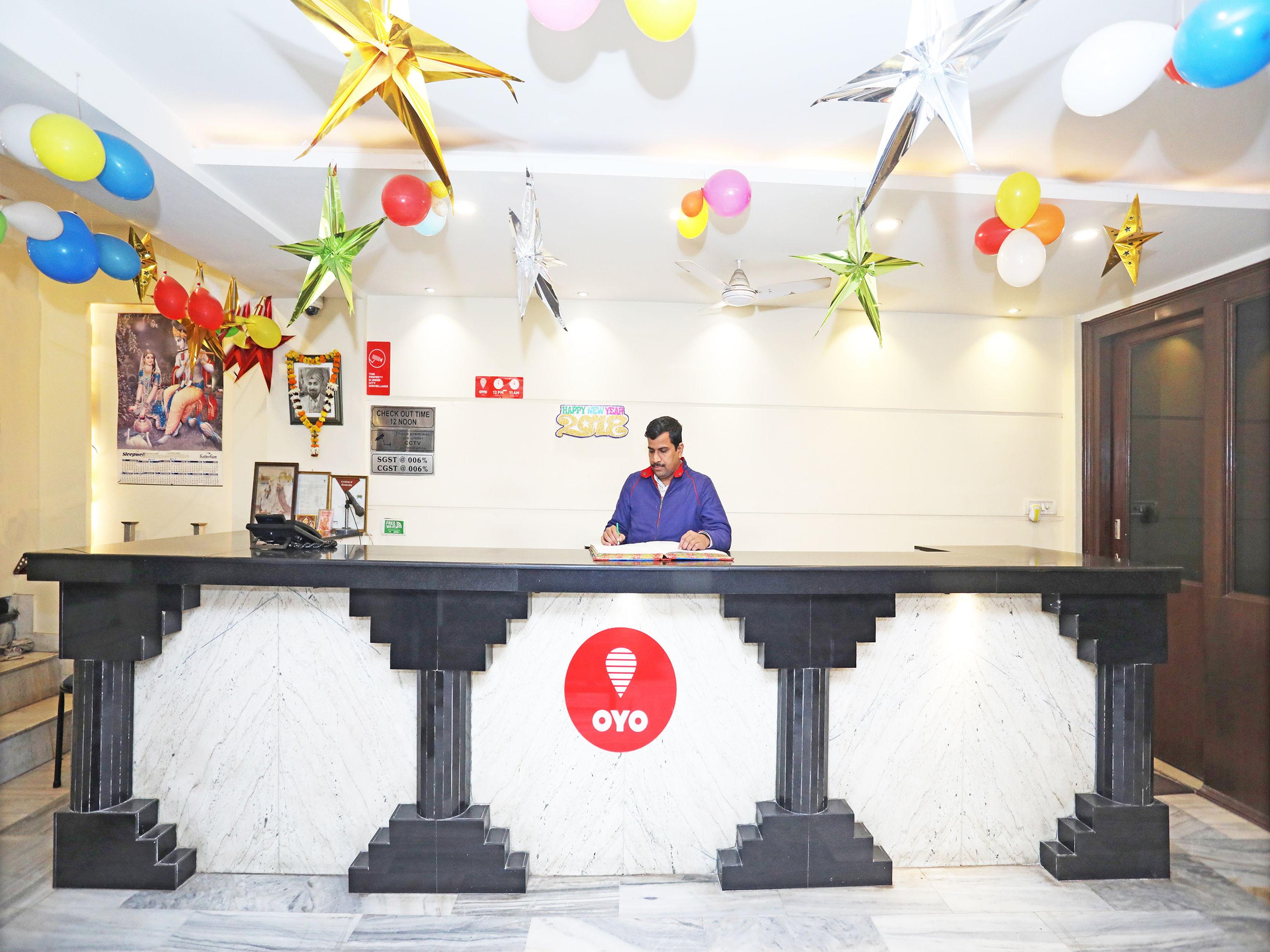 Capital O 10750 Hotel Vivek New Delhi Eksteriør bilde